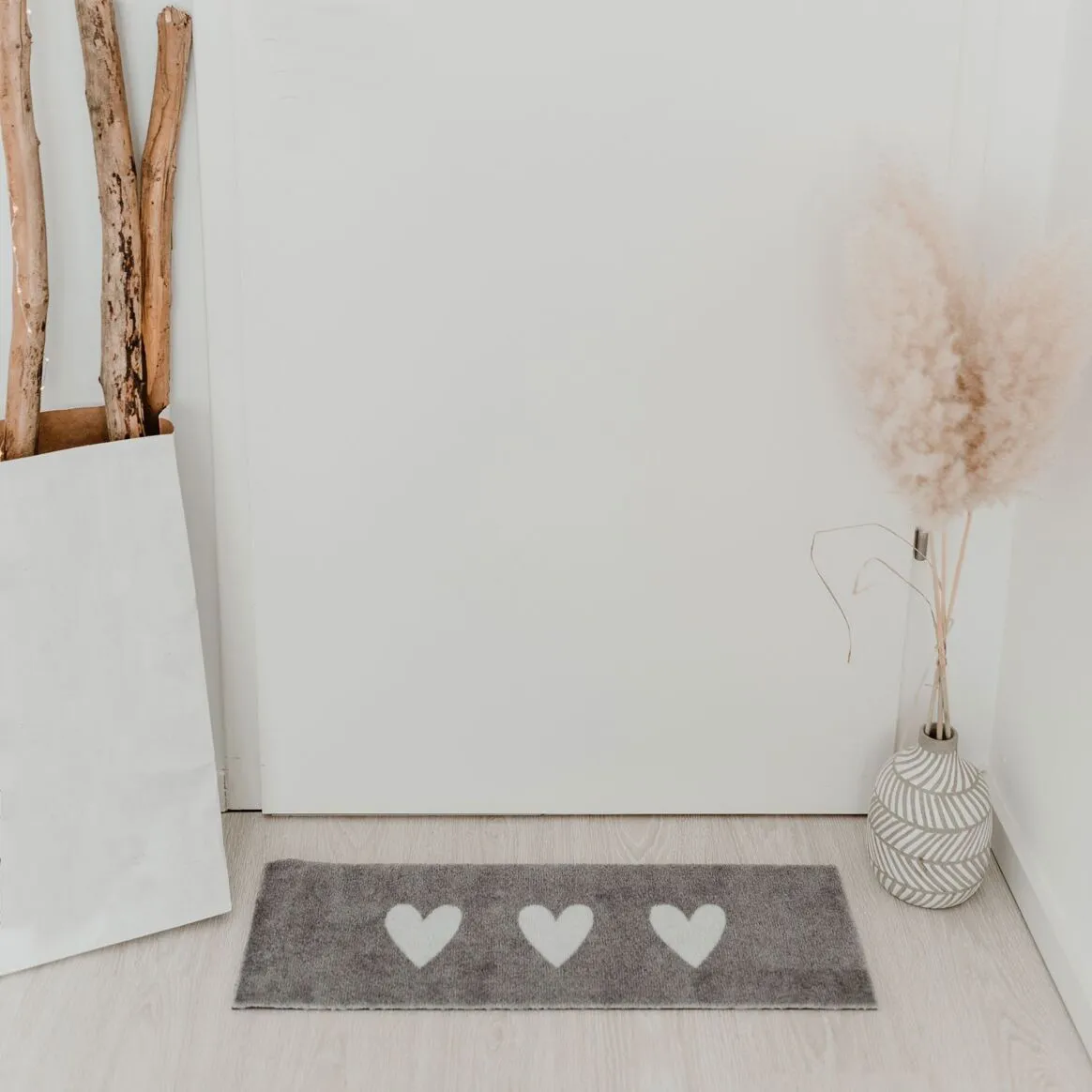 EULEN-CARPET-HEART-1